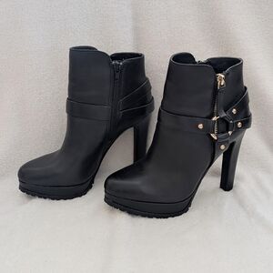 Gianni Bini New Black Leather High Heeled Ankle Boots with Gold Accents Sz 7.5M